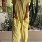 Tuotekuva – Yelena™ – Rento haalari V-pääntiellä