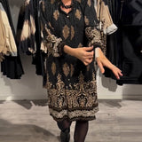 Tuotekuva – Ilse – Vintage-henkinen mekko nappiyksityiskohdilla