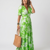 Juliette | Midi mekko kukilla, lyhyet hihat ja V-pääntie