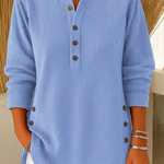 Tuotekuva – Livia – Naisten tyylikäs neule napeilla
